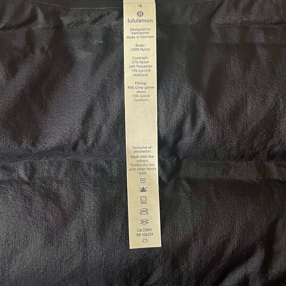 Lululemon Down & Around Vest - Picture 7 of 10